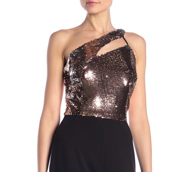 Alexia Admor 1-Shoulder Reversible Sequin Jumpsuit - Picture 2 of 8